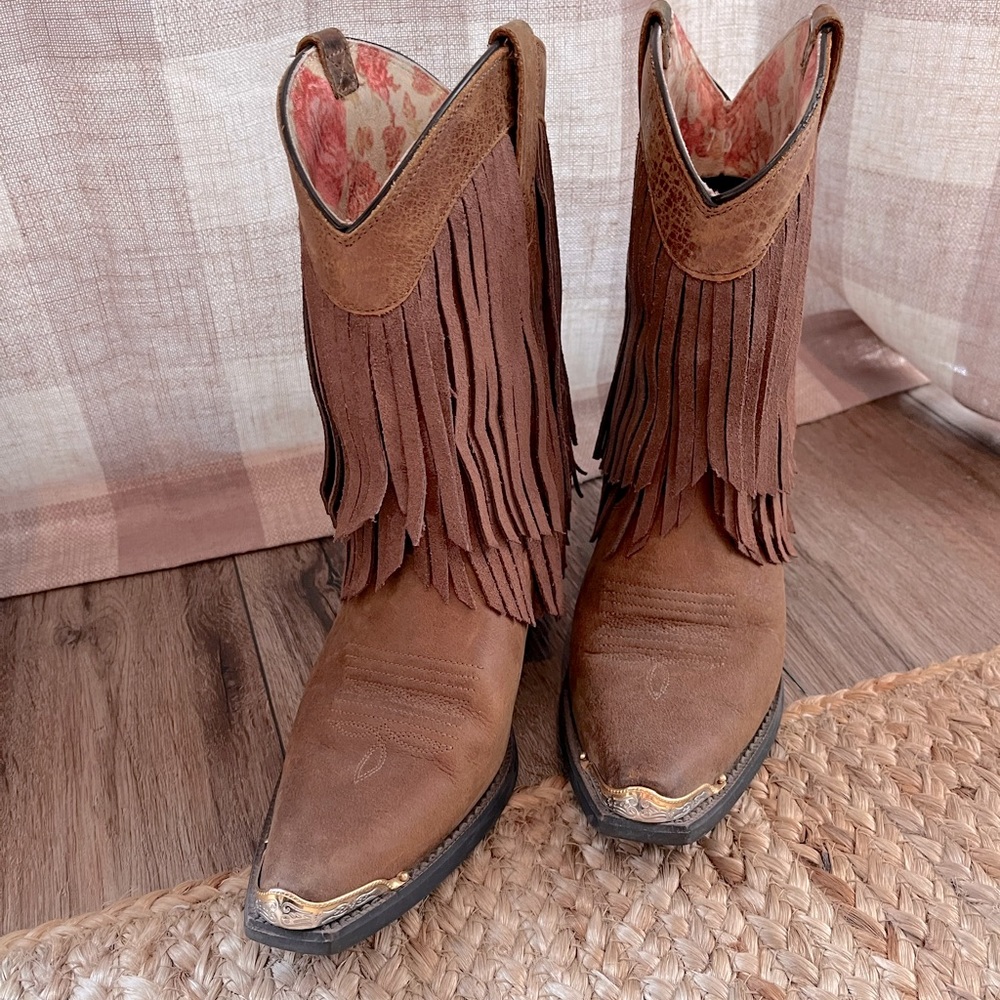 Ariat Gold Rush Fringe Cowgirl boots sz 7